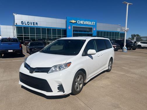 2019 Toyota Sienna LE