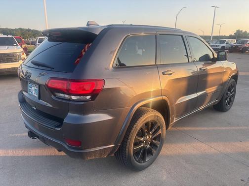 2017 Jeep Grand Cherokee Altitude