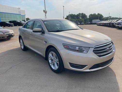 2018 Ford Taurus SEL