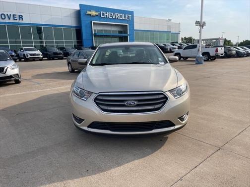 2018 Ford Taurus SEL