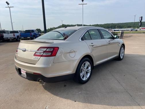 2018 Ford Taurus SEL