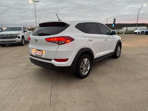 2016 Hyundai TUCSON SE