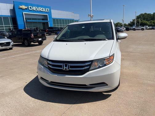 White Diamond Pearl 2016 Honda Odyssey EX-L