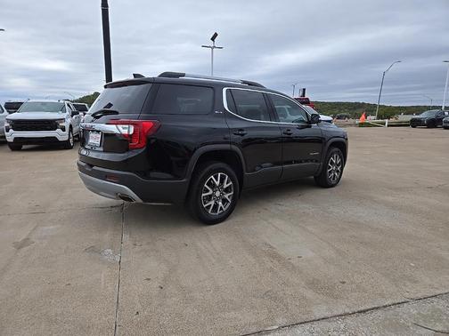 2023 GMC Acadia FWD SLT