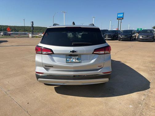 Silver Ice Metallic 2022 Chevrolet Equinox FWD RS