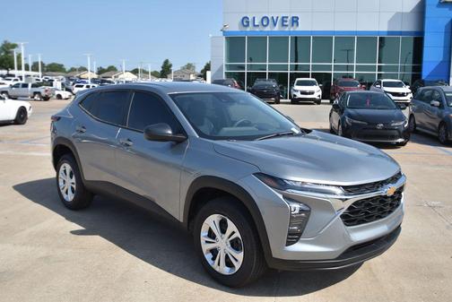 Sterling Gray Metallic 2026 Chevrolet Trax LS