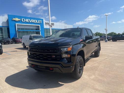 2022 Chevrolet Silverado 1500 Custom Trail Boss