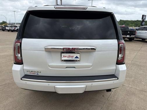 White Frost Tricoat 2019 GMC Yukon Denali