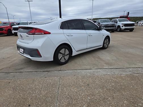 2020 Hyundai IONIQ Hybrid SE