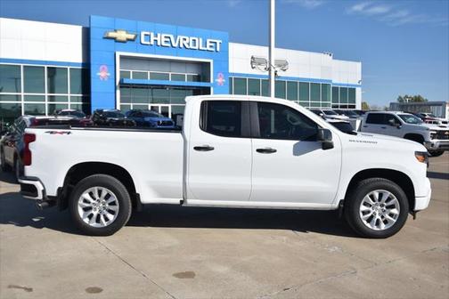 2025 Chevrolet Silverado 1500 Custom