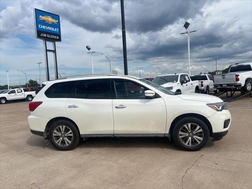 2017 Nissan Pathfinder SL