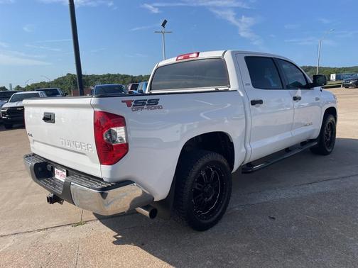 2015 Toyota Tundra SR5