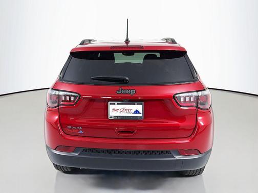 Red Hot Pearlcoat 2025 Jeep Compass Latitude