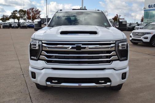 Summit White 2026 Chevrolet Silverado 3500 High Country
