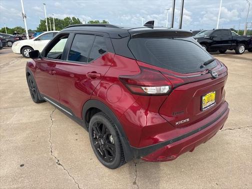 2023 Nissan Kicks SR