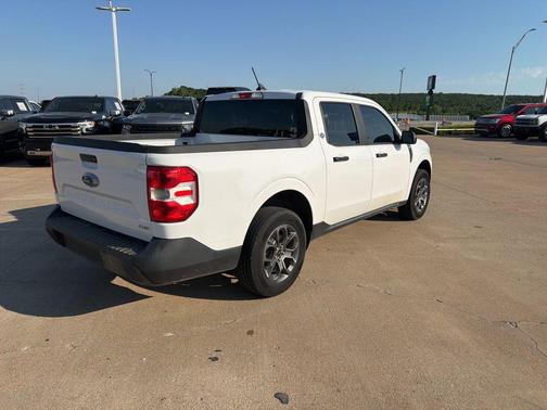 Oxford White 2022 Ford Maverick XLT
