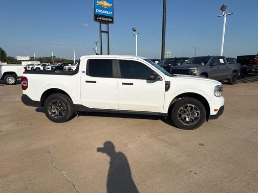 Oxford White 2022 Ford Maverick XLT