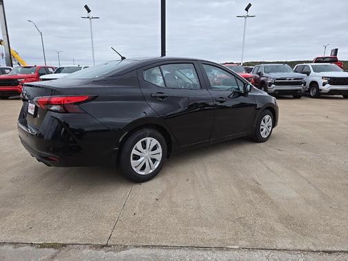 2024 Nissan Versa 1.6 S