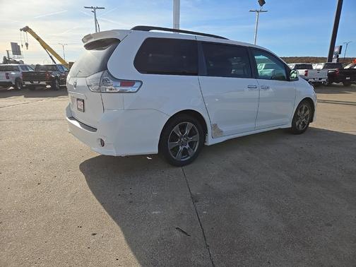 2018 Toyota Sienna SE