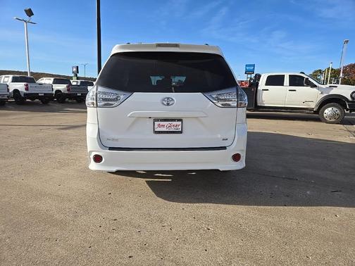 2018 Toyota Sienna SE