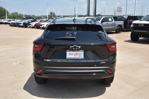 Mosaic Black Metallic 2026 Chevrolet Trax FWD 2RS