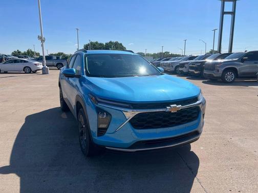 Marina Blue Metallic 2025 Chevrolet Trax LT