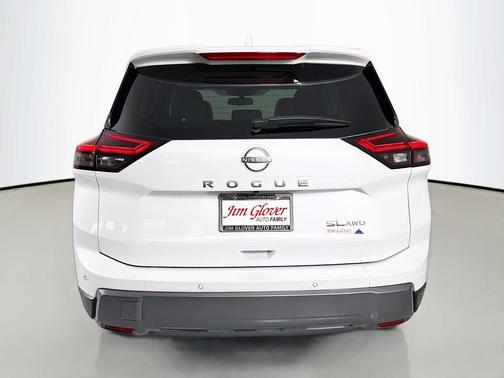 Everest White Pearl 2024 Nissan Rogue SL