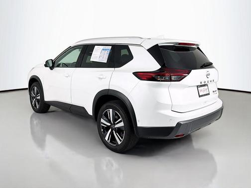 Everest White Pearl 2024 Nissan Rogue SL