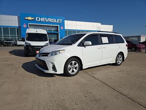 2018 Toyota Sienna LE