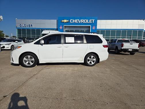 2018 Toyota Sienna LE