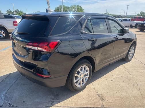 Mosaic Black Metallic 2024 Chevrolet Equinox LS