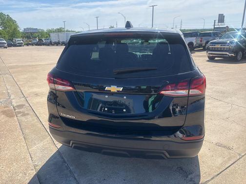 Mosaic Black Metallic 2024 Chevrolet Equinox LS