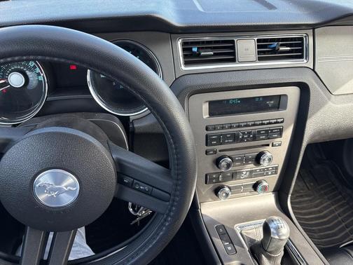 2012 Ford Mustang V6