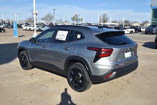 Sterling Gray Metallic 2026 Chevrolet Trax LT