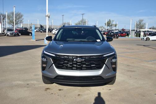 Sterling Gray Metallic 2026 Chevrolet Trax LT