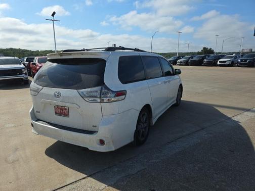 2015 Toyota Sienna SE
