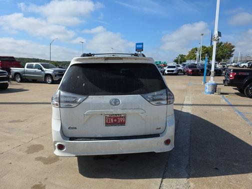 2015 Toyota Sienna SE