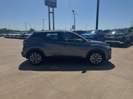 2021 Nissan Kicks SV
