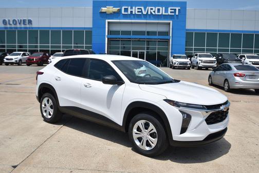Summit White 2026 Chevrolet Trax LS