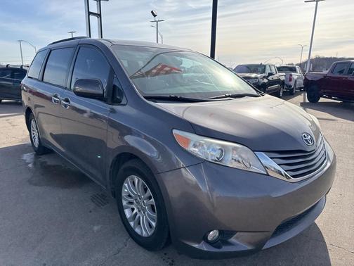 2015 Toyota Sienna XLE