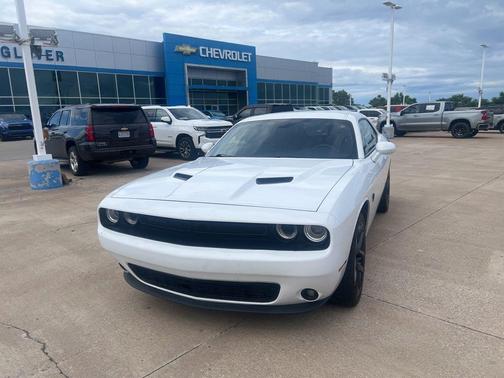 White Knuckle Clearcoat 2021 Dodge Challenger SXT