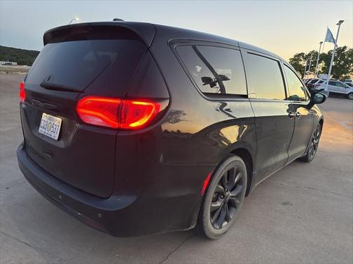 2018 Chrysler Pacifica Touring Plus