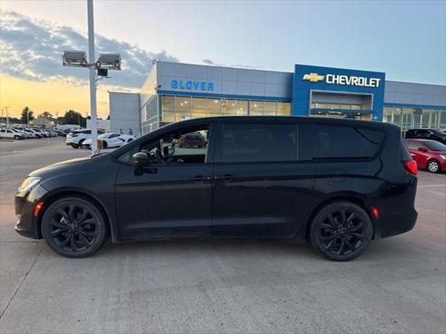 2018 Chrysler Pacifica Touring Plus