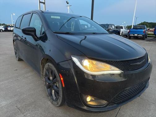 2018 Chrysler Pacifica Touring Plus