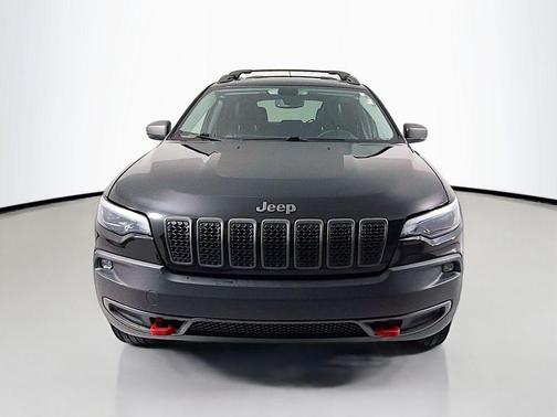 Diamond Black Crystal Pearlcoat 2019 Jeep Cherokee Trailhawk