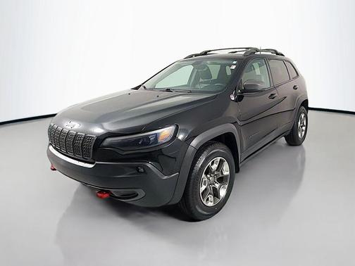 Diamond Black Crystal Pearlcoat 2019 Jeep Cherokee Trailhawk