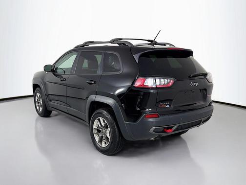 Diamond Black Crystal Pearlcoat 2019 Jeep Cherokee Trailhawk