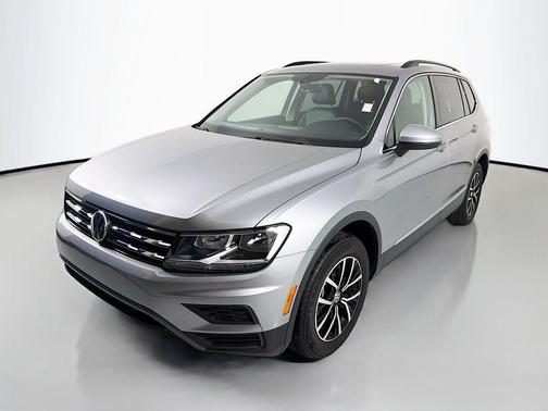 Silver Metallic 2021 Volkswagen Tiguan 2.0T SE