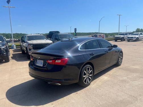 Dark Ash Metallic 2023 Chevrolet Malibu FWD RS