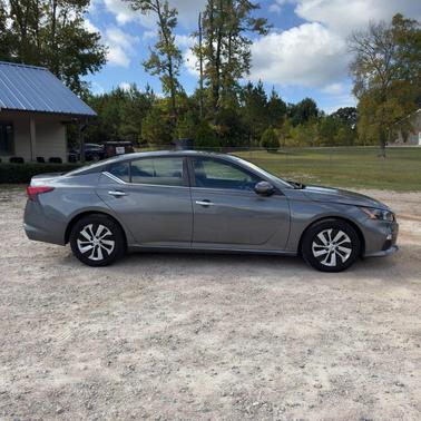 2022 Nissan Altima S FWD